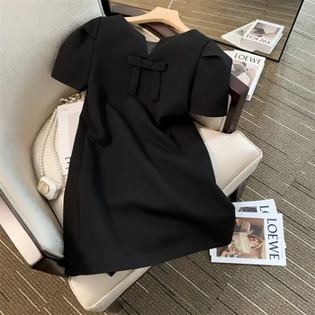черен елегантен изящен лък рокля 2023 лятна мода плътен цвят прост луксозен ръкав тънък висок клас двустранна рокля