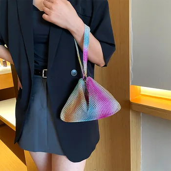 Модна чанта за подмишници Нова дамска чанта Персонализирана чанта за горещо пробиване Цветна чанта за рамо за момичета Подаръци за Свети Валентин